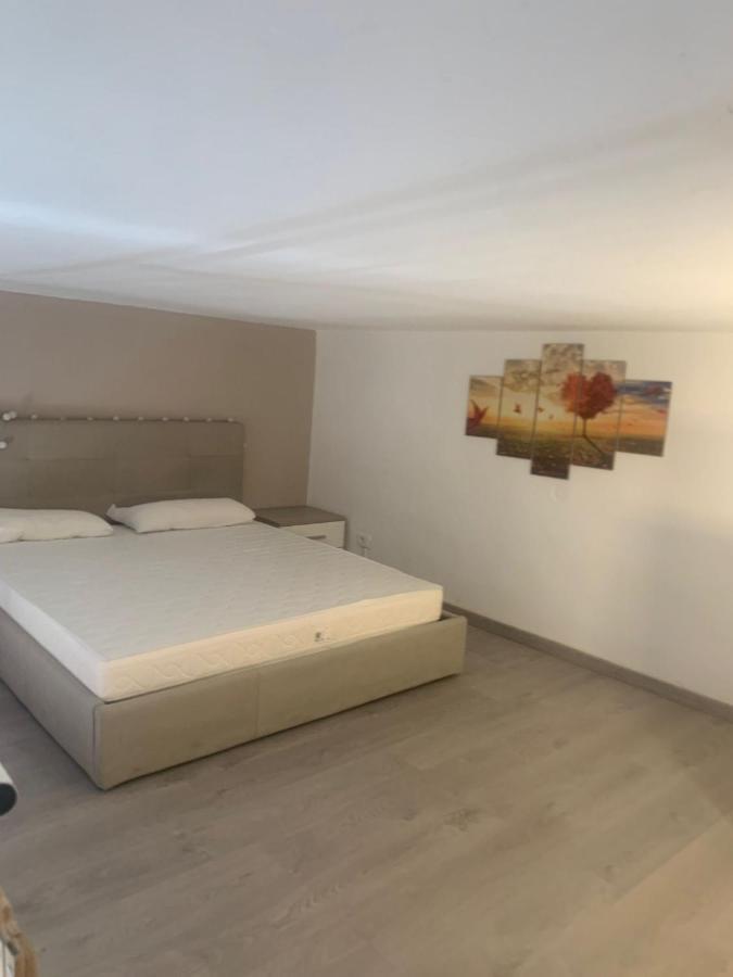 Odeon Apartment In Centro A Livorno Kültér fotó