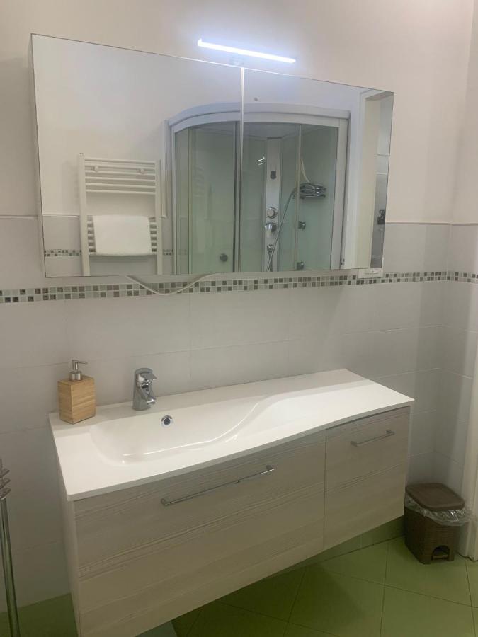 Odeon Apartment In Centro A Livorno Kültér fotó